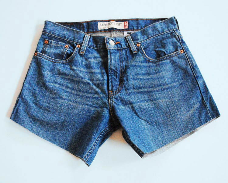 tu-che-quan-jeans-cu-thanh-rach-loi-tui-cuc-hot-4