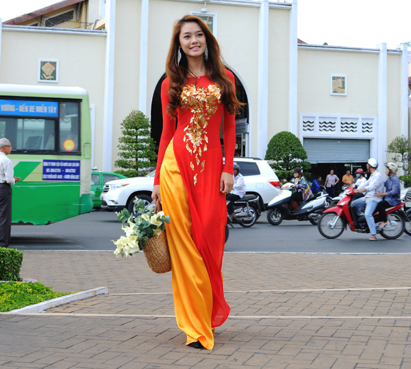 tu-di-mua-vai-may-ao-dai-cuoi-1