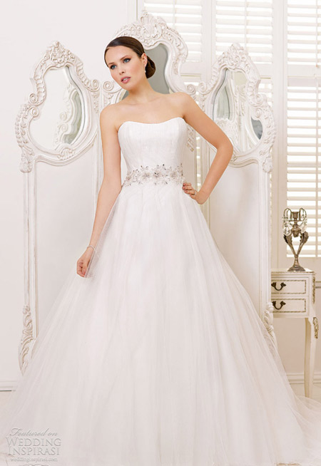 vay-cuoi-co-dien-divina-sposa-3