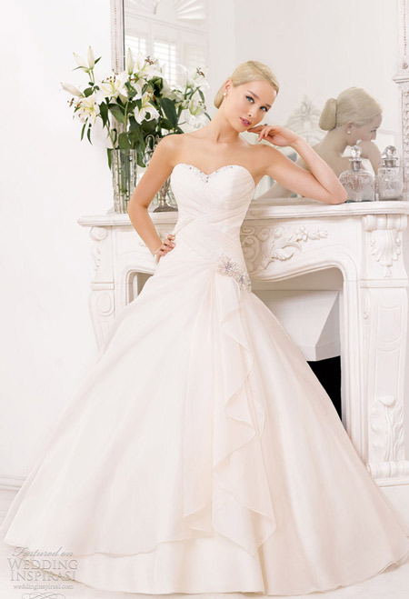 vay-cuoi-co-dien-divina-sposa-5