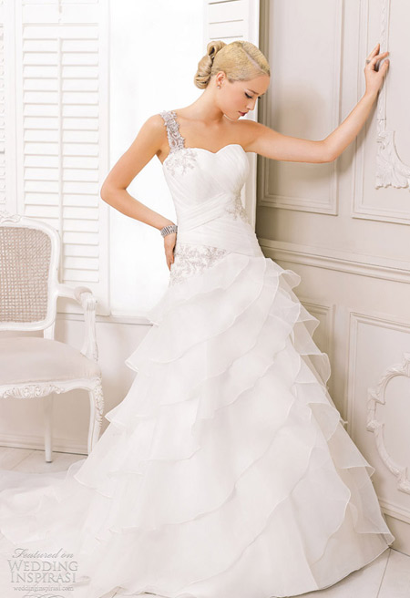 vay-cuoi-co-dien-divina-sposa-8