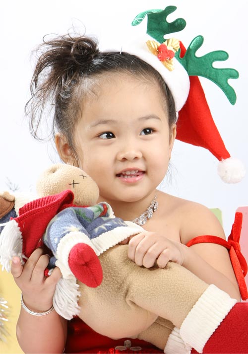 vay-xinh-cho-be-di-choi-noel-3