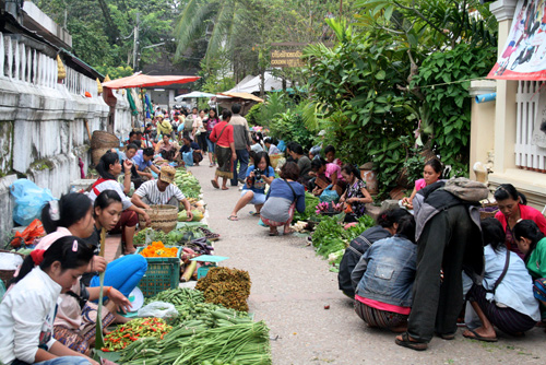 ve-dep-binh-yen-cua-co-do-luang-prabang-13