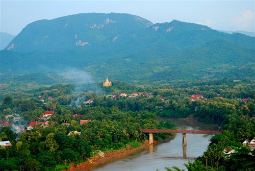 ve-dep-binh-yen-cua-co-do-luang-prabang-18