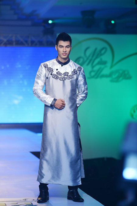 xu-huong-ao-dai-cuoi-thu-dong-2012-24