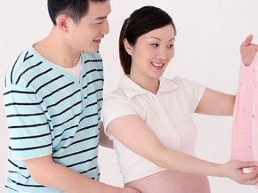 Giúp bạn 9 tháng, bé làm gì trong bụng mẹ?