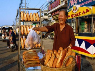 Giúp bạn Bánh mỳ Sài Gòn - Món ăn đường phố ngon nhất thế giới