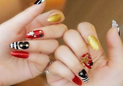 Các mẫu nail xinh cho đêm Noel rực rỡ