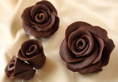 Giúp bạn Cách làm hoa hồng từ chocolate cực độc