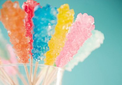 Giúp bạn Cách làm kẹo rock candy lấp lánh cho bé ngày Tết