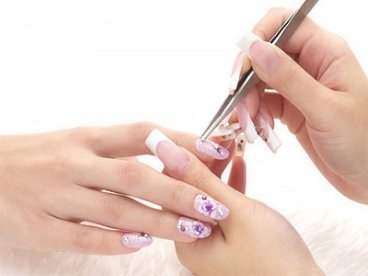 Giúp bạn Chăm sóc móng sau khi làm nails