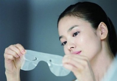 Giúp bạn Chiêu làm đẹp cho đôi mắt mà không cần make up