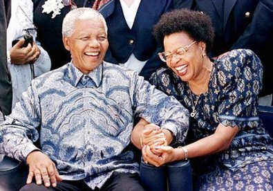 Giúp bạn Chuyện về cựu tổng thống Nelson Mandela và cuộc hôn nhân với 3 người vợ