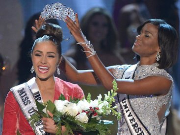 Giúp bạn Cô gái 1,66 m trở thành Miss Universe 2012