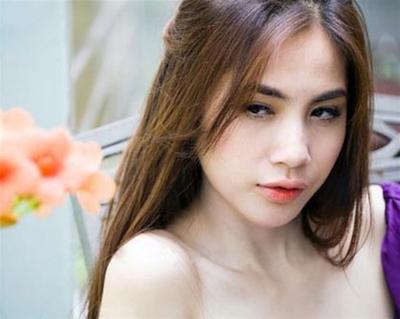 Giúp bạn Có phải Thủy Tiên là WAGs số 1 ĐNA?