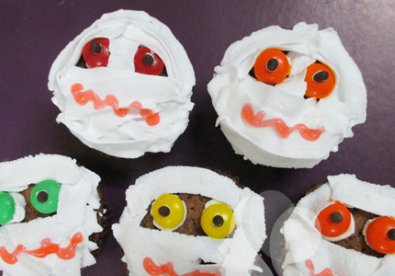 Giúp bạn Cupcake “xác ướp” đón Halloween