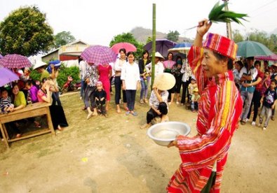 Giúp bạn Đón lễ cầu mưa đặc sắc cùng người Dao Họ