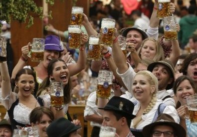 Giúp bạn Du lịch châu Âu, khám phá lễ hội bia Oktoberfest