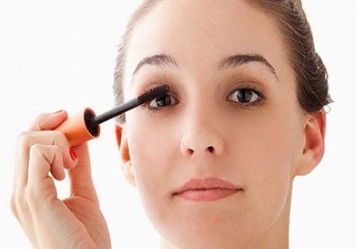 Giúp bạn Dùng mascara gây hại khôn lường cho sức khỏe