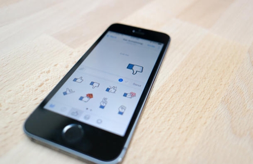 Giúp bạn Facebook ra mắt bộ sticker “dislike” có phải không?