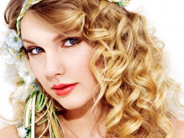 Giúp bạn Hãy chiêm ngưỡng và lựa chọn kiểu tóc giống ca sĩ Taylor Swift