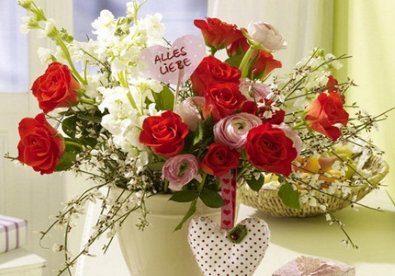 Giúp bạn Hướng dẫn cắm và bó hoa hồng cho ngày Valentine