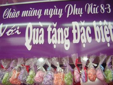 Giúp bạn Hướng dẫn chọn quà tặng mẹ, vợ ngày 8/3