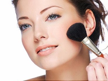 Giúp bạn Hướng dẫn makeup ngày Valentine 'hút hồn' chàng