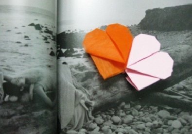 Giúp bạn Kẹp sách trái tim Origami