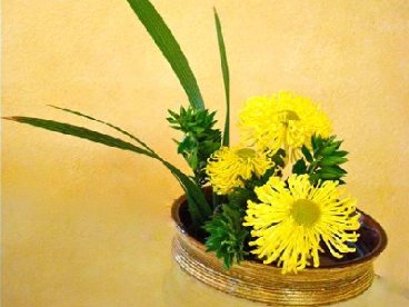 Giúp bạn Khéo tay trang trí bình hoa Ikebana thanh nhã