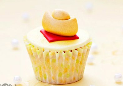 Giúp bạn Làm bánh cupcake thỏi vàng đón tài lộc ngày đầu năm