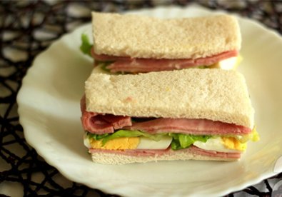 Giúp bạn Làm bánh mì sandwich trứng thơm ngon