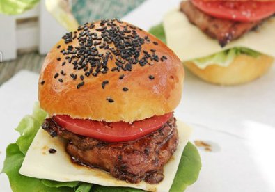 Giúp bạn Làm burger gà cho cả nhà ăn sáng thật ngon!