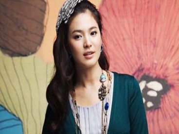 Giúp bạn Làm sao để có những kiểu tóc 'siêu' nữ tính như Song Hye Kyo?