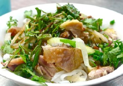 Giúp bạn Lang thang phố cổ ăn món phở gà trộn