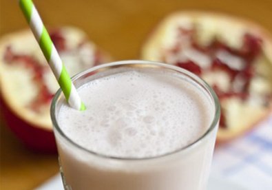 Giúp bạn Lassi lựu hảo hạng cho cả nhà