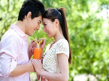 Giúp bạn Nàng nghĩ gì trước những hành động của bạn