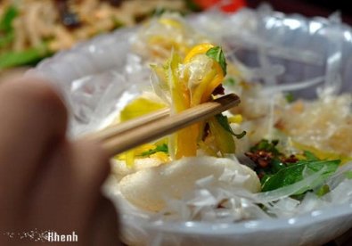 Giúp bạn Nếm bánh tráng trộn Tây Ninh giữa Hà thành