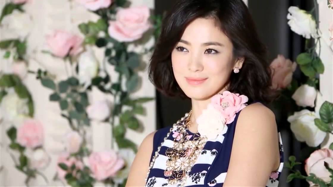 Tuyệt chiêu mix đồ giấu chiều cao "khiêm tốn" từ kiều nữ Song Hye Kyo 