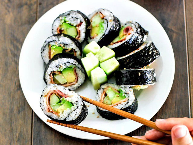 Giúp bạn Lạ miệng thơm ngon với sushi cuộn bơ