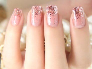 Giúp bạn Những màu nail ngọt lịm cho mùa thu