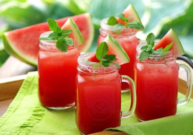 Giúp bạn Pha soda dưa hấu giải nhiệt ngày nóng