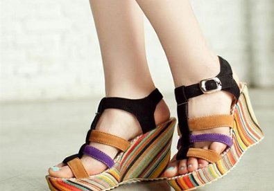 Giúp bạn Sắc màu cá tính cùng sandal