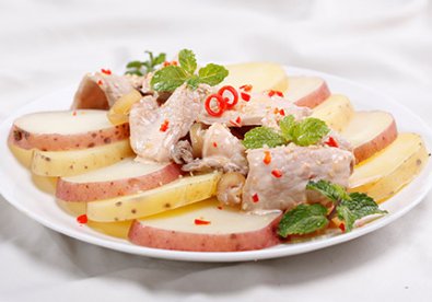 Giúp bạn Salad khoai tây trộn bê thui