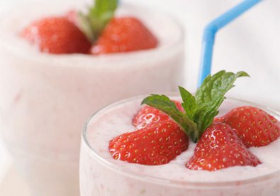 Giúp bạn Smoothie dâu tây bổ dưỡng