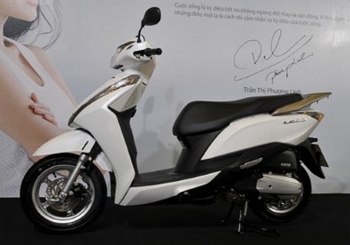 Giúp bạn So sánh xe Honda Lead 125 và Piaggio Fly 125