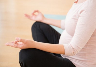 Giúp bạn Tập Yoga trước khi sinh: Những điều bà bầu cần biết!