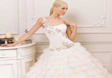 Giúp bạn Váy cưới cổ điển Divina Sposa