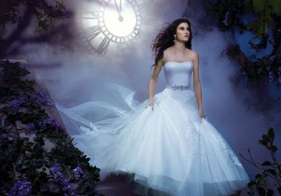 Giúp bạn Váy cưới cổ tích của Alfred Angelo